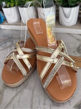 MARIELLA  Women’s Gold and Crystal Strappy Flat Sandals NEW!  Size-9